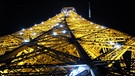 Die "eiserne Dame" wurde am 31. März 1889 in Paris eingeweiht. Gustave Eiffel revolutionierte mit dem Eiffelturm die Architektur: Wie die "eiserne Dame" nach einem aufwändigen Bau zum Wahrzeichen von Paris wurde, erfahrt ihr hier. | Bild: picture-alliance/dpa