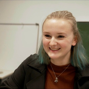 Christina, studiert im 6. Semester Soziale Arbeit an der OTH Regensburg | Bild: BR: Tatjana Sikorski 
