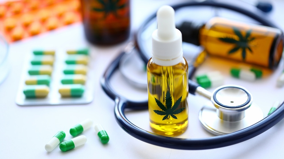 Hilft Cannabis bei bestimmten Erkrankungen? Die Studienlage ist noch nicht ausreichend, um Hinweise auf positive Effekte immer zu belegen.  | Bild: colourbox.com