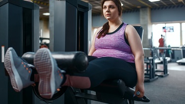 Stress kann krank und dick machen. Im Bild: Übergewichtige Frau beim Sport. | Bild: colourbox.com