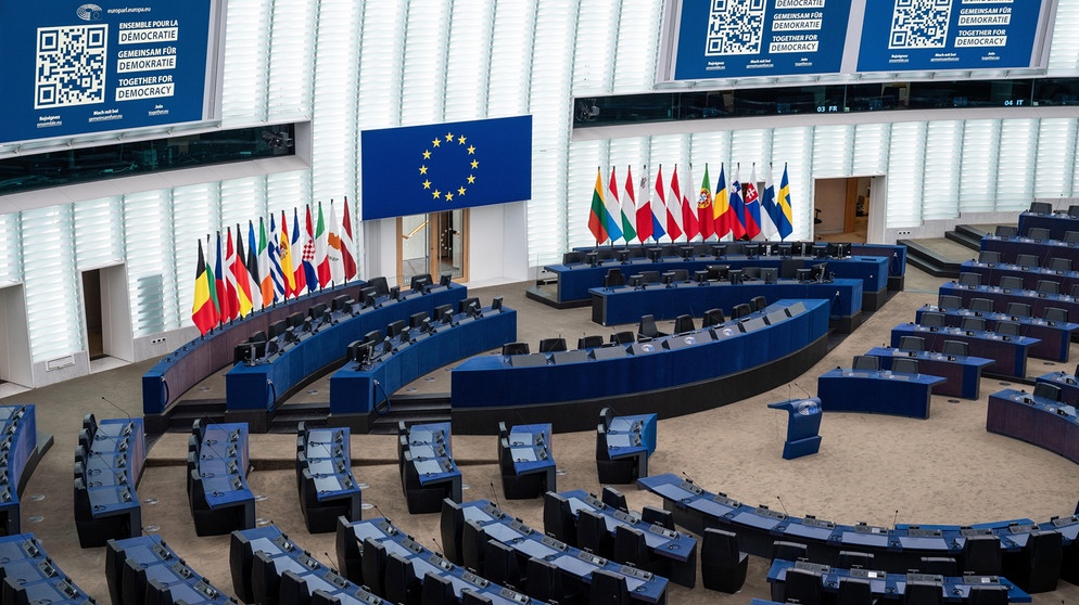 Europawahl 2024 - Frankreich: Plenarsaal des Europäischen Parlaments in Straßburg. | Bild: picture alliance /dpa | Daniel Kalker