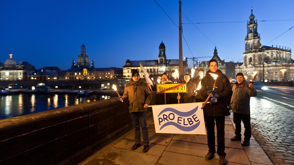 Protestlauf "Pro Elbe" gegen den Ausbau der Elbe in Dresden im Jahr 2011 | Bild: picture-alliance/dpa