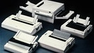 Den ersten alltagstauglichen Laserdrucker brachte HP 1984 auf den Markt, Im Bild: verschiedene Drucker der Firma Philips aus dem Jahr 1990. | Bild: picture-alliance/dpa