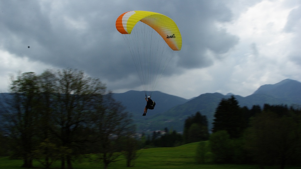 Auch beim Paragliden: Steffi Chita | Bild: BR