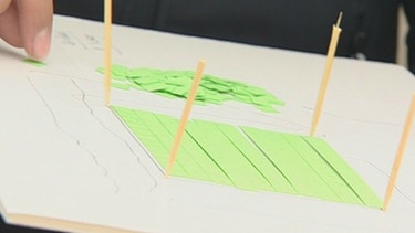 Modell des Springreitplatzes mit Einheitsquadraten | Bild: BR