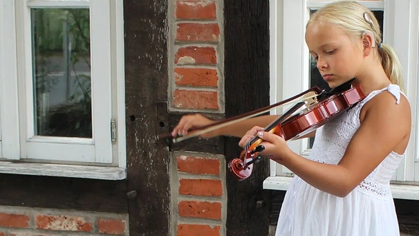 Mädchen mit Geige | Bild: NDR / nahaufnahme medienproduktion