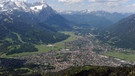 Alpenkulisse und Garmisch-Partenkirchen | Bild: BR