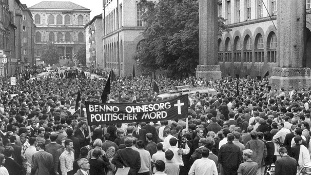 Schweigemarsch für Benno Ohnesorg 1967 | Bild: picture-alliance/dpa