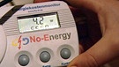 Der Energiekostenmonitor im Einsatz | Bild: BR