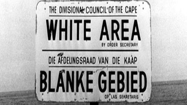 Schilder der Apartheidsregierung | Bild: picture-alliance/dpa