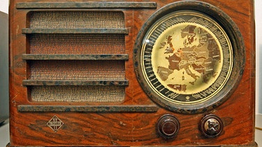 historisches Radio 1937 | Bild: picture-alliance/dpa