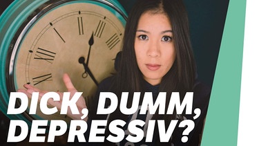 Mai Thi Nguyen-Kim mit einer Uhr und der aufschruft "dick, dumm und depressiv" | Bild: funk