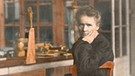 Marie Curie in ihrem Labor in Paris im Jahr 1910. Die Wissenschaftlerin entdeckte zwei neue Elemente. | Bild: picture-alliance/dpa