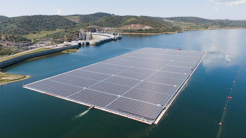 Europas größter schwimmender Solarpark in Portugal | Bild: Reuters