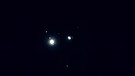 21. Dezember 2020, Laguna Beach, Kalifornien, USA: Jupiter und Saturn erscheinen etwa alle 375 Jahre einige Minuten lang nahe beieinander am Himmel. Allerdings nur von der Erde aus gesehen: Im Universum liegt der Saturn Millionen von Kilometern vom Jupiter entfernt. | Bild: picture-alliance/dpa