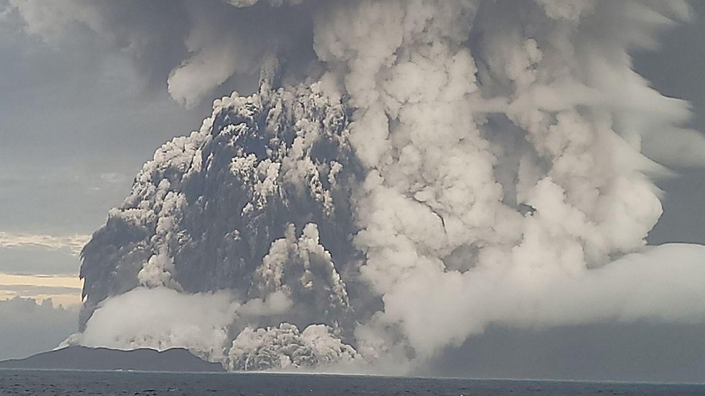 Vulkanausbruch Hunga Ha'apai, Tonga | Bild: picture-alliance/dpa/ZUMAPRESS.com/Tonga Geological Services