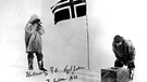 Roald Amundsen und seine Expedition auf dem Weg in die Antarktis bzw. zum Südpol | Bild: picture-alliance/dpa