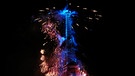 Am 14. Juli 2023, dem Nationalfeiertag zum Sturm auf die Bastille, explodiert ein Feuerwerk über dem Eiffelturm. Gustave Eiffel revolutionierte mit dem Eiffelturm die Architektur: Wie die "eiserne Dame" nach einem aufwändigen Bau zum Wahrzeichen von Paris wurde, erfahrt ihr hier. | Bild: colourbox.com