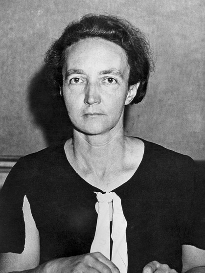 Irène Joliot-Curie war Nobelpreisträgerin wie ihre legendäre Mutter Marie Curie. Später war sie als Politikerin und Friedensaktivistin aktiv.  | Bild: picture-alliance/dpa
