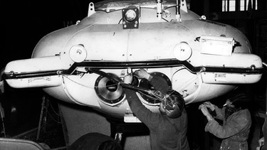 Jacques-Yves Cousteaus berühmte "tauchende Untertasse" | Bild: picture-alliance/dpa