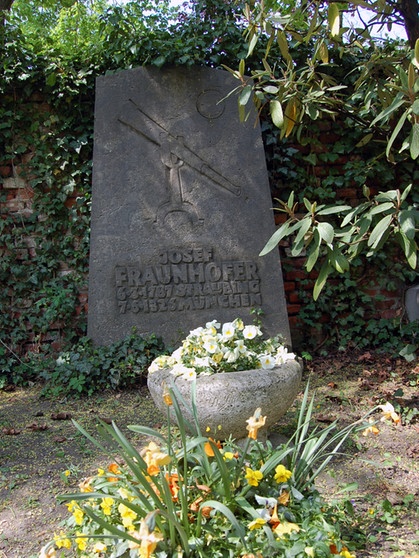 Grabstein Joseph von Fraunhofers, dem berühmten Physiker aus Bayern  | Bild: BR, Gebert