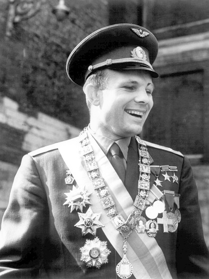 Juri Gagarin, am 12. April 1961 der erste Mensch im Weltraum | Bild: picture-alliance/dpa/Tass