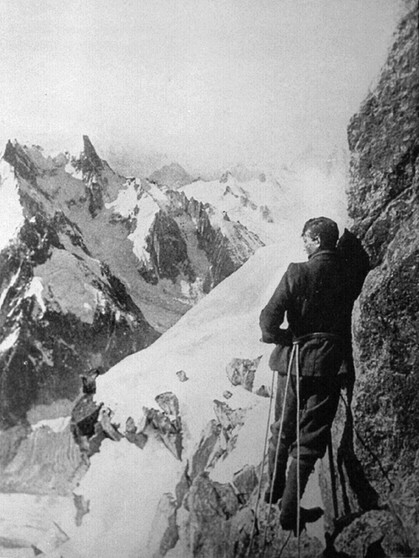 Der britische Bergsteiger George Mallory beim Klettern 1909 in Frankreich. 1924 machte er sich mit seinem Team zum Mount Everest auf, kehrte jedoch nie zurück. | Bild: picture-alliance/dpa