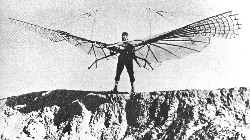 Otto Lilienthal mt Flugapparat. Otto Lilienthal war einer der ersten erfolgreichen Flieger der Geschichte. Er beobachtete den Flug der Vögel, entdeckte das Prinzip der Tragfläche und baute Flugapparate. Der Pionier gilt als einer der Gründer der modernen Luftfahrt. | Bild: picture-alliance/dpa