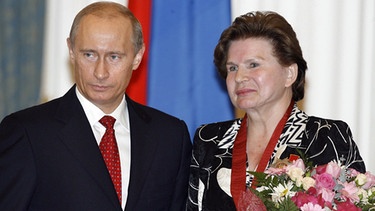 Valentina Tereschkowa und Putin | Bild: picture-alliance/dpa