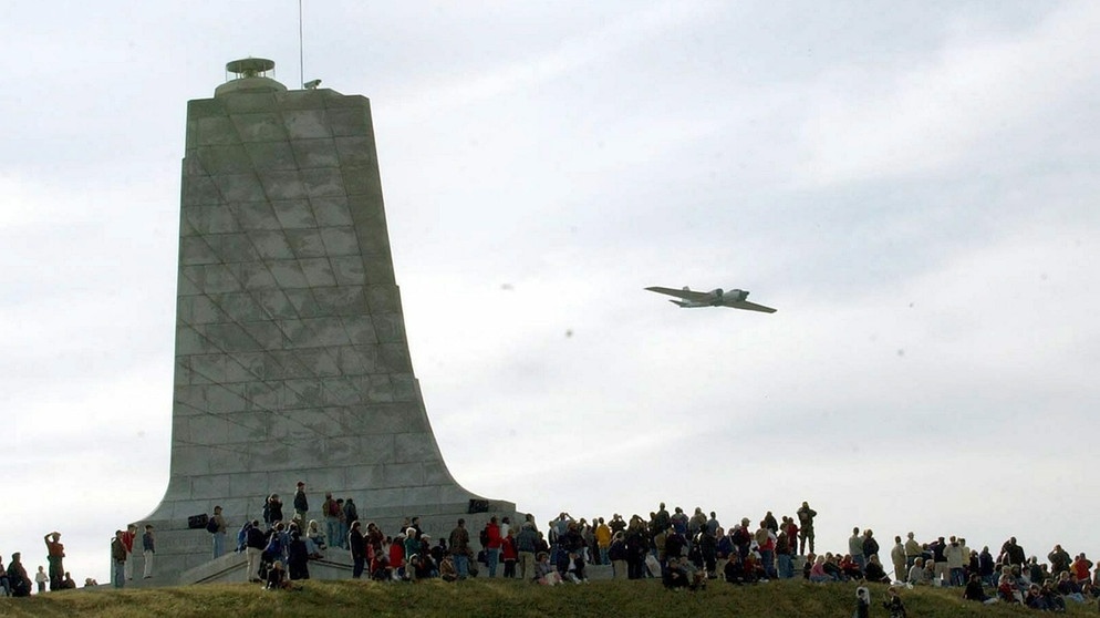 Denkmal für Brüder Wright in Kitty Hawk | Bild: picture-alliance/dpa