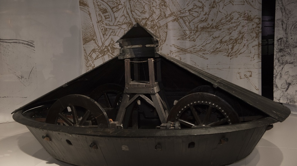Leonardo da Vincis Panzer, nachgebaut in einer Ausstellung. | Bild: pa/Photoshot