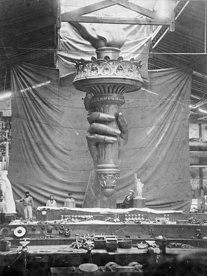 Freiheitsstatue von New York, Weltausstellung Philadelphia. Am 28. Oktober 1886 wurde die Freiheitsstatue von New York auf Liberty Island eingeweiht. Was ihr noch nicht über Lady Liberty wusstet. | Bild: picture-alliance/akg-images
