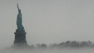 Freiheitsstatue in New York, Liberty Island. Am 28. Oktober 1886 wurde die Freiheitsstatue von New York auf Liberty Island eingeweiht. Was ihr noch nicht über Lady Liberty wusstet. | Bild: picture-alliance/AP Photo