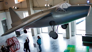 Nachbau des Düsenflugzeugs He 178 in der Luftfahrthalle PhanTECHNIKUM in Wismar | Bild: picture-alliance/dpa