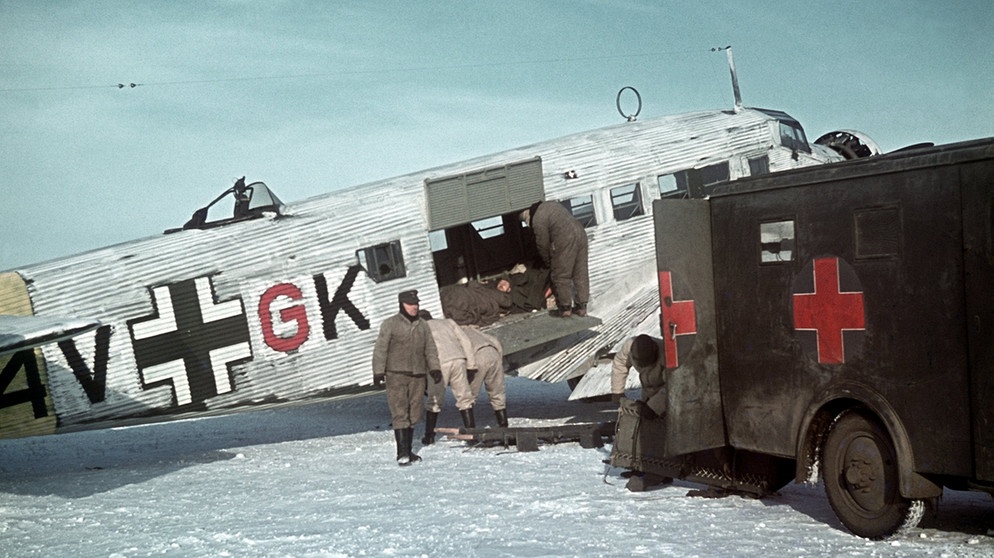 Ju 52 als Lazarettflugzeug | Bild: picture-alliance/dpa