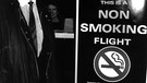 26.04.1988, Frankfurt am Main: Nichtraucher John Robinson geht auf dem Flughafen Heathrow lächelnd an Bord eines Nichtraucher-Fluges. | Bild: dpa-Bildfunk