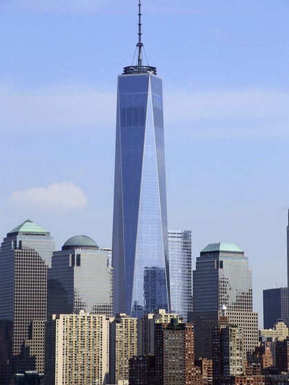 Das One World Trade Center in Manhattan. Es ist mit 541,3 m das höchste Gebäude in New York City und den USA. | Bild: picture-alliance/dpa / Klaus Nowottnick