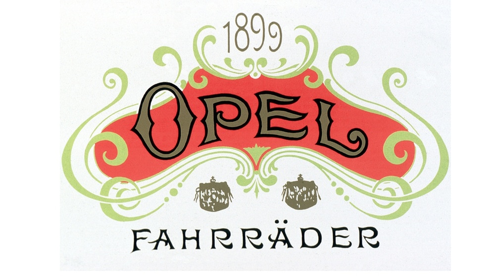 Reklame für Opel-Fahrräder 1899. Die Geschichte vom Nähmaschinen-Produzenten zum größten Autoherstellers Deutschlands war die von Adam Opel. Die Opel-Geschichte in Bildern. | Bild: GM Company