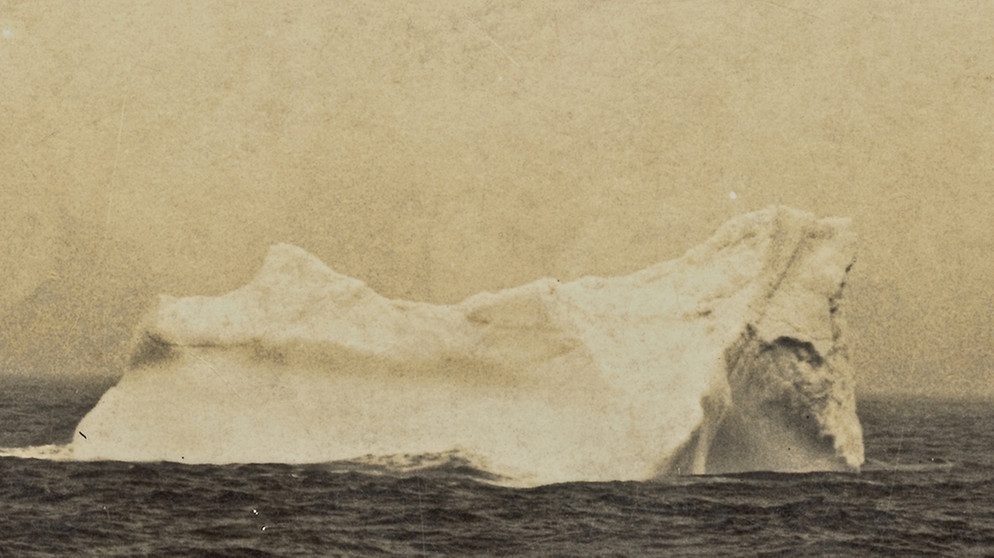 Eisberg-Foto. Was zeigen die neuen 3-D-Scans des Wracks der Titanic? Was war die Ursache ihres Untergangs am 14. April 1912? Wie es auf der Titanic aussah, erfahrt ihr hier. | Bild: Henning Pfeifer