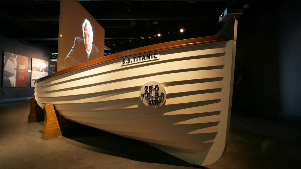 Rettungsboot der Titanic. Am 14. April 1912 rammt der Luxusdampfer Titanic einen Eisberg. Noch heute liegt das Schiffswrack mitsamt seiner Geheimnisse auf dem Meeresgrund. | Bild: picture-alliance/dpa