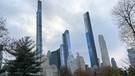 Central Park Tower in New York | Bild: picture alliance / ZUMAPRESS.com | Nancy Kaszerman