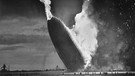 Das Luftschiff "Hindenburg" geht in Flammen auf | Bild: dapd