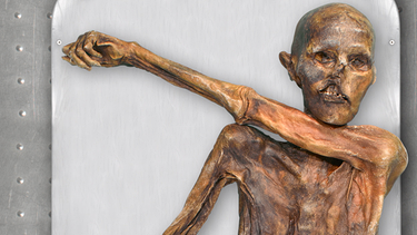 Eismumie Ötzi im Labor des Bozener Archäologiemuseums | Bild: Südtiroler Archäologiemuseum/EURAC/Marco Samadelli-Gregor Staschitz/dpa