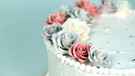 Torte mit Verzierungen. Häufig enthalten Torten und Backwaren Farbstoffe aus Aluminium.  | Bild: colourbox.com