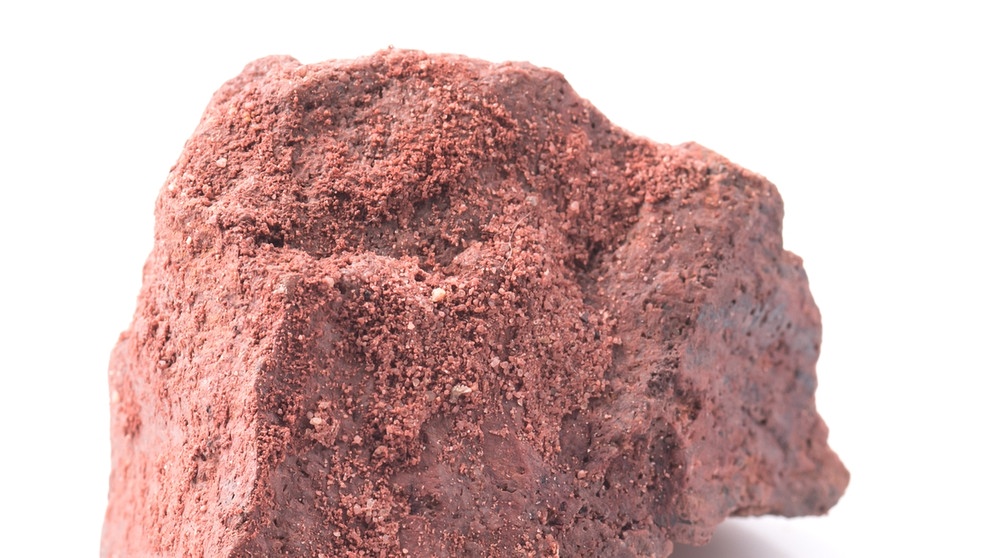Ein Brocken Bauxit. Aus dem Gestein wird Aluminium gewonnen. | Bild: colourbox.com