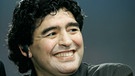 Der Fußballspieler Diego Maradona (1960 - 2020) war Linkshänder. Sportler, Politiker, Musiker oder Künstler: Welche Berühmtheiten sind Linkshänder? Ein kleiner Überblick zum internationalen Tag der Linkshänder. | Bild: picture-alliance/dpa