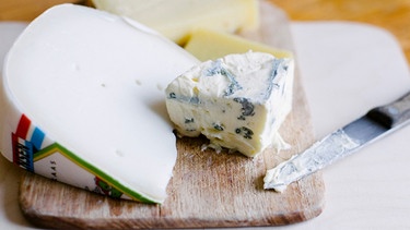 Ist Käse am Ende einer Mahlzeit gesund, oder eher nicht? | Bild: BR/Johanna Schlüter