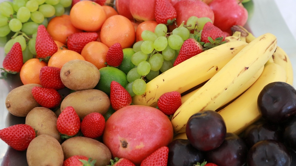 Verschiedene Obstsorten, heimische und exotische, die auch Lebensmittelallergien und - unverträglichkeiten hervorrufen können. | Bild: picture alliance/APA/picturedesk.com