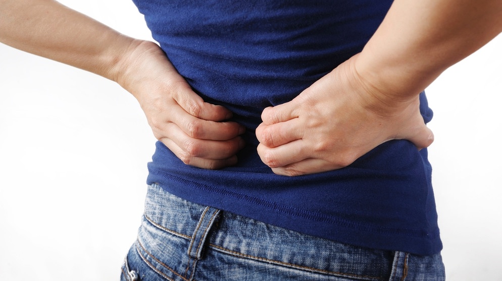Rückenschmerzen: Ist ein Bandscheibenvorfall schuld? Was genau passiert bei einem Bandscheibenvorfall? | Bild: colourbox.com