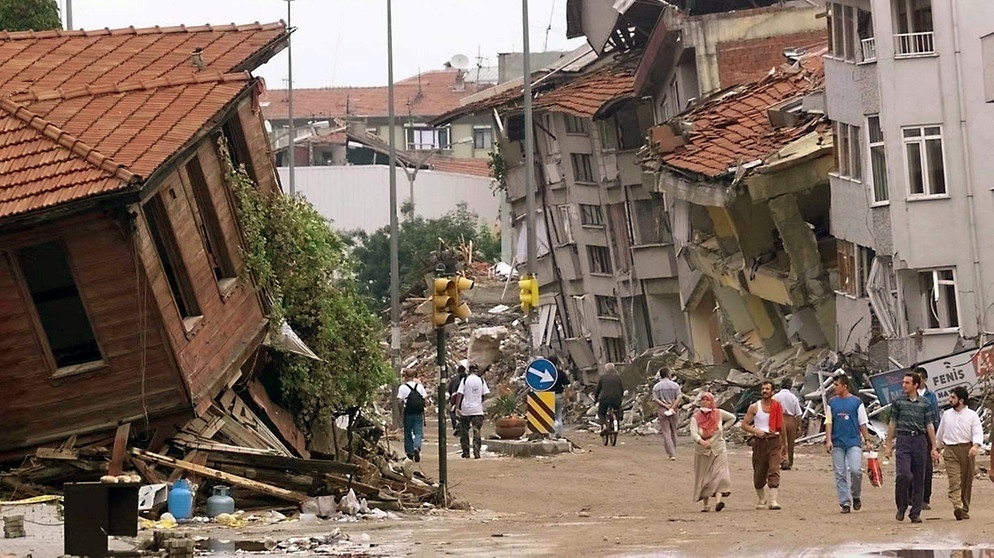 Erdbebengebiet Izmit 1999 | Bild: picture-alliance/dpa